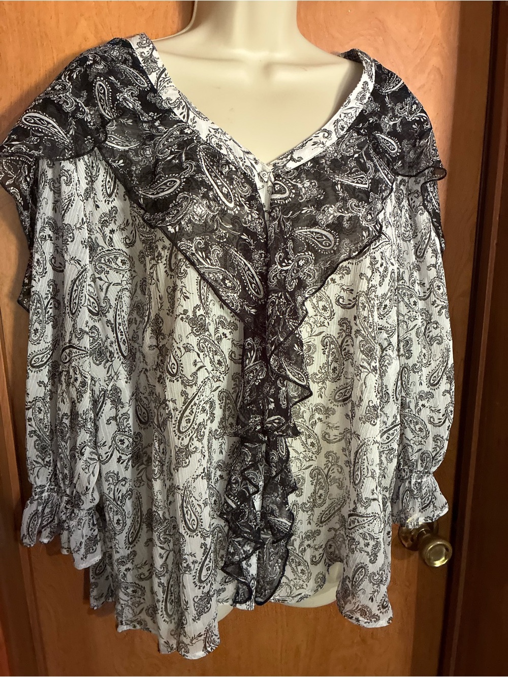 Women’s Black & White Paisley Ruffle V-Neck Blouse